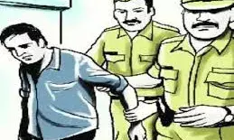 Gurugram news-वकील से मिलीभगत, कोर्ट में फर्जी जमानती पेश करने वाले आरोपी गिरफ्तार Gurugram news-वकील से मिलीभगत, कोर्ट में फर्जी जमानती पेश करने वाले आरोपी गिरफ्तार