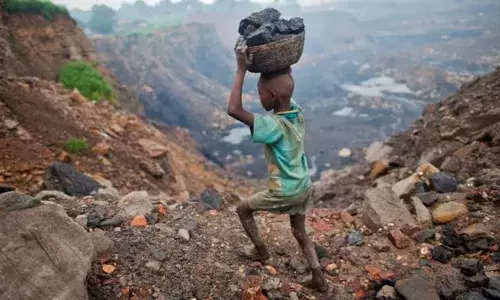 World Day Against Child Labor-बाल-श्रम की अंधी गलियों में बेहाल बचपन कब तक? World Day Against Child Labor-बाल-श्रम की अंधी गलियों में बेहाल बचपन कब तक?