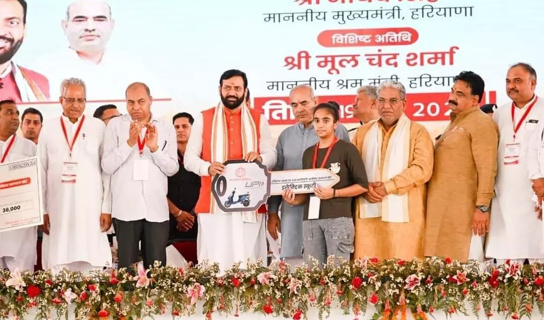 HARYANA NEWS-हरियाणा के श्रमिकों को मुख्यमंत्री ने दी बड़ी सौगात, 18 योजनाओं के तहत 1 लाख से अधिक निर्माण श्रमिकों को वितरित की लगभग 80 करोड़ रुपये की राशि