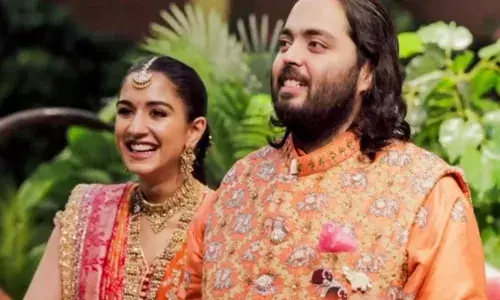 अनंत अंबानी की शादी में समृद्धि का फूहड़ प्रदर्शन अनंत अंबानी की शादी में समृद्धि का फूहड़ प्रदर्शन