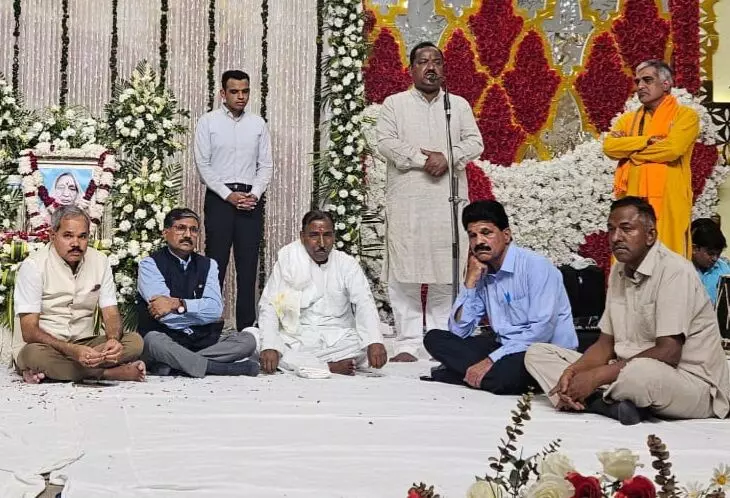 धनपत सिंह की माता श्रीमती मिश्री देवी की श्रद्धांजलि सभा धनपत सिंह की माता श्रीमती मिश्री देवी की श्रद्धांजलि सभा