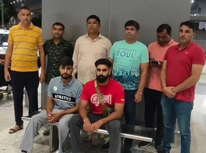 HARYANA NEWS-विदेश में युवकों को बंधक बनाकर पैसे मांगने के मामले में सीआईए-1 पुलिस द्वारा आरोपी एजेंट गिरफ्तार HARYANA NEWS-विदेश में युवकों को बंधक बनाकर पैसे मांगने के मामले में सीआईए-1 पुलिस द्वारा आरोपी एजेंट गिरफ्तार