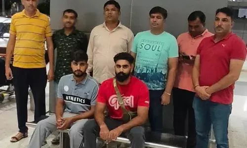 HARYANA NEWS-विदेश में युवकों को बंधक बनाकर पैसे मांगने के मामले में सीआईए-1 पुलिस द्वारा आरोपी एजेंट गिरफ्तार HARYANA NEWS-विदेश में युवकों को बंधक बनाकर पैसे मांगने के मामले में सीआईए-1 पुलिस द्वारा आरोपी एजेंट गिरफ्तार