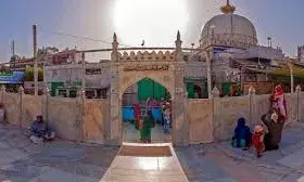 आओ मंदिर मंदिर खेलें