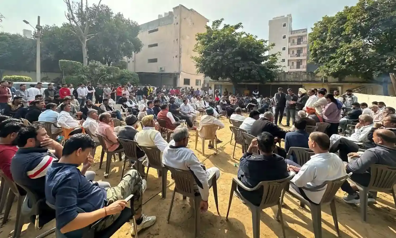 उगता सूरज पर बटन दबाकर अपने वार्ड के विकास के लिए एक जुटता दिखाएं