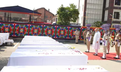 पहलगाम हमला: कटघरे में मोदी सरकार पहलगाम हमला: कटघरे में मोदी सरकार