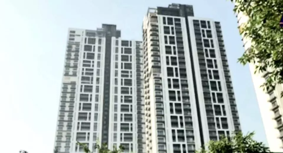 छात्र ने उम्मीद से कम नंबर आने पर 15वीं मंजिल से कूद किया सुसाइड छात्र ने उम्मीद से कम नंबर आने पर 15वीं मंजिल से कूद किया सुसाइड