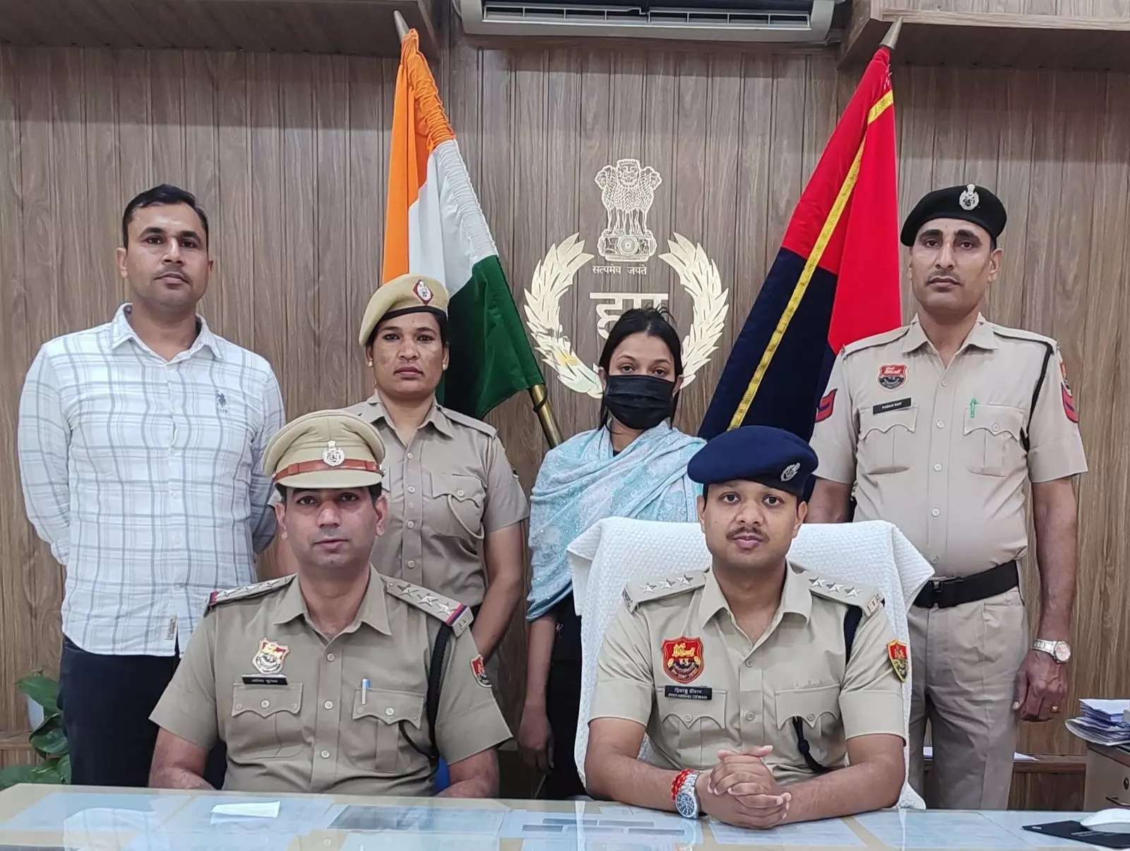 डिजिटल अरेस्ट के नाम पर वसूली करने वाले गिरोह की गुजराती महिला गिरफ्तार डिजिटल अरेस्ट के नाम पर वसूली करने वाले गिरोह की गुजराती महिला गिरफ्तार