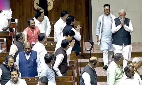 भारतीय संसद और मीडिया से क्यों छिप रहे  बीजेपी के प्रधानमंत्री नरेंद्र मोदी